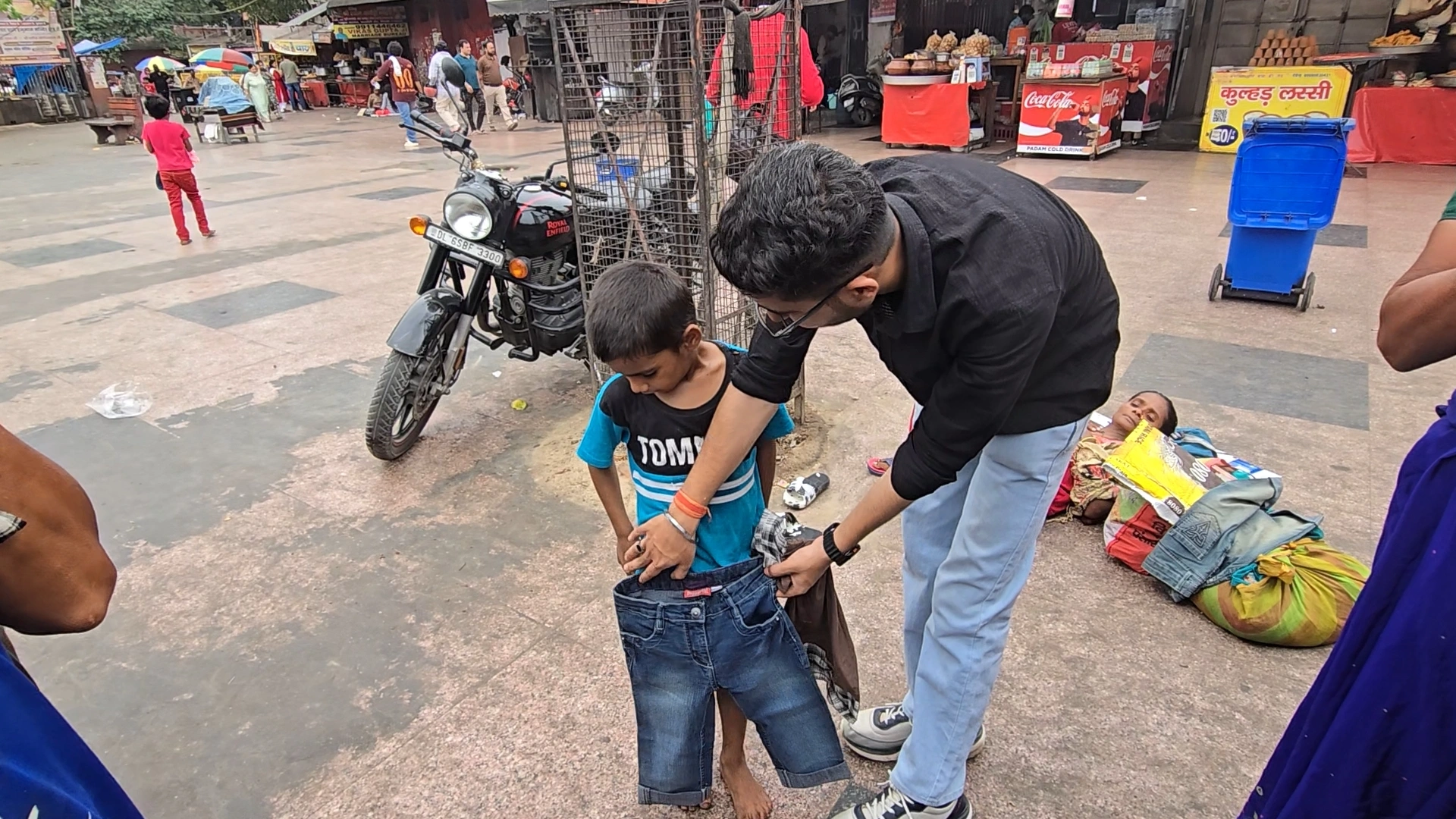 Clothes Distribution