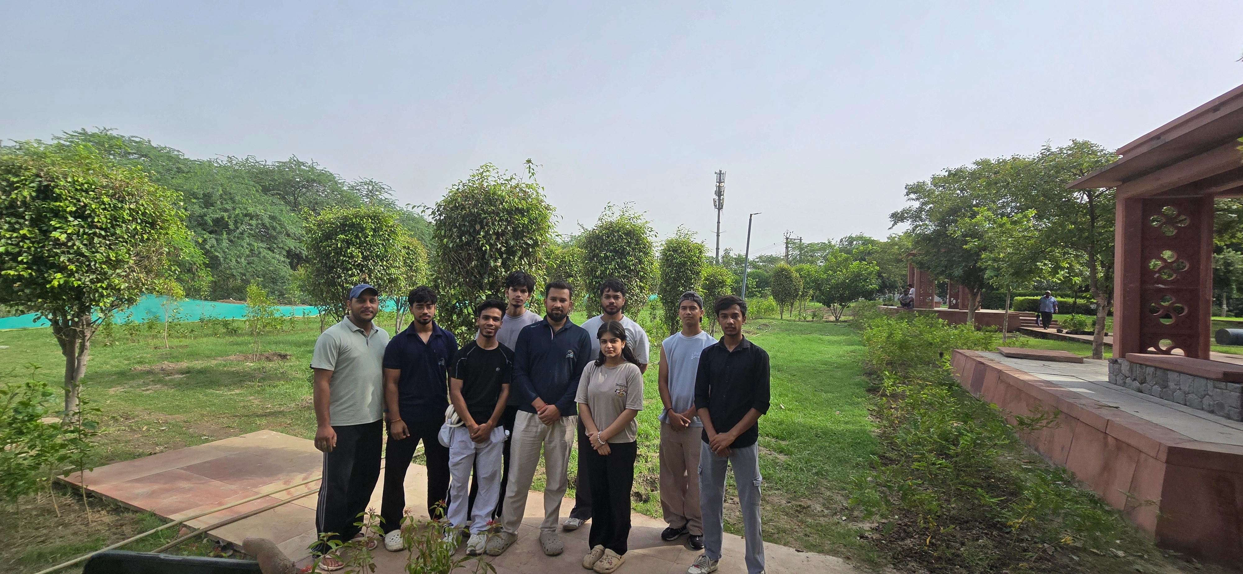 Good Brothers volunteer