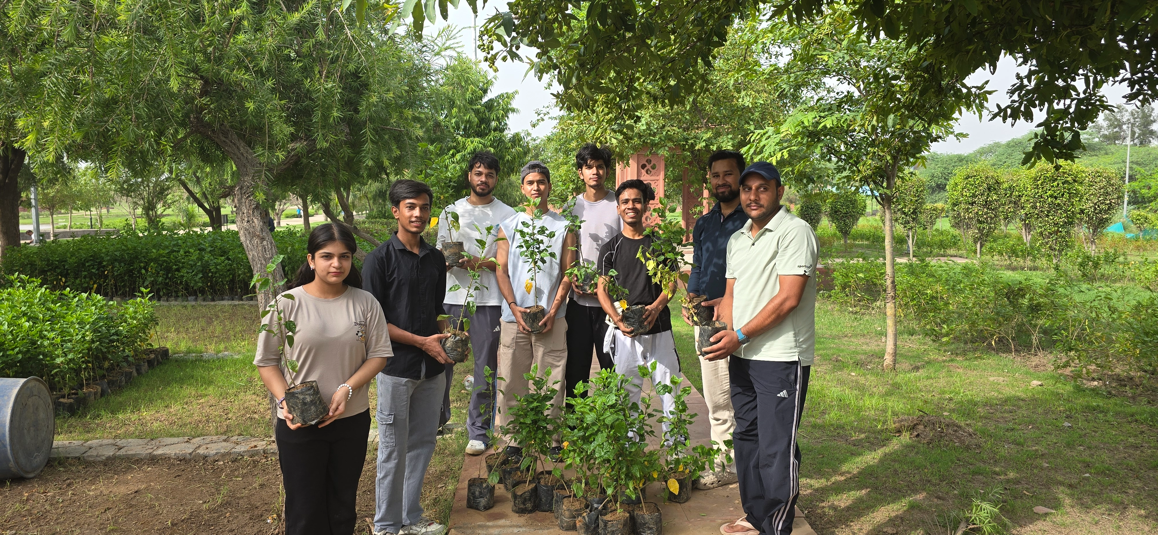 Good Brothers volunteer